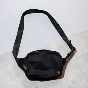 Lululemon Black Everywhere Belt Bag 1L